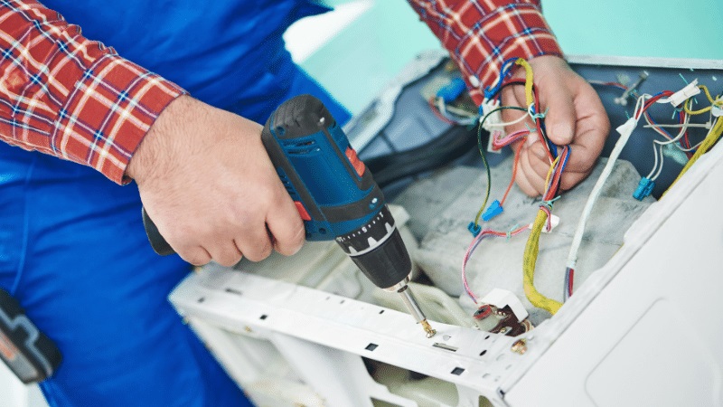 Altındağ Hotpoint Hotpoint çamaşır makinesi kart tamiri – Su almama arızası orijinal parça ile giderildi. - Teknik servis örneği
